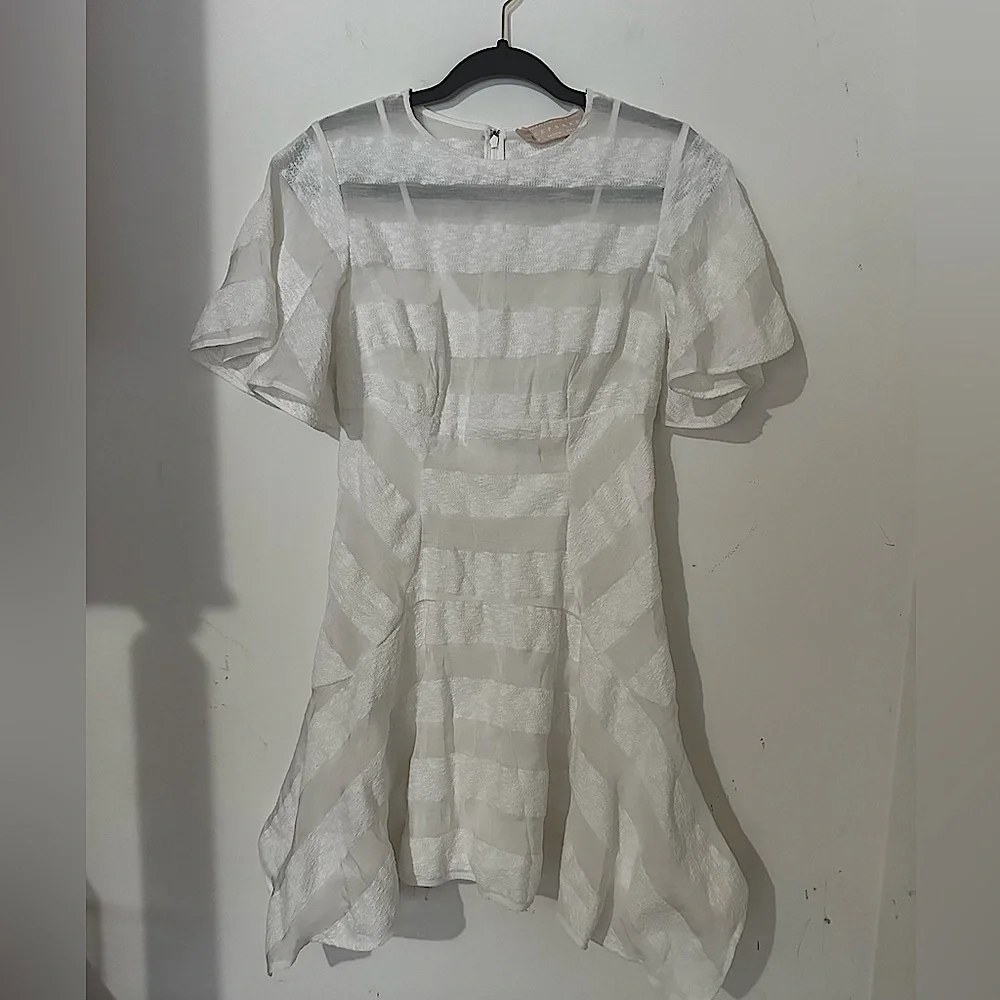 Keepsake White Striped Dress Flutter Sleeves and Hem Women’s Size 6 - Picture 1 of 5